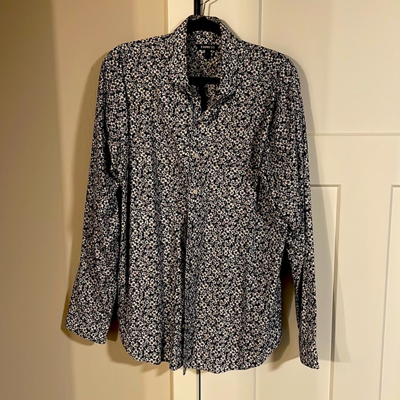 Express button down shirt. - Picture 4 of 4